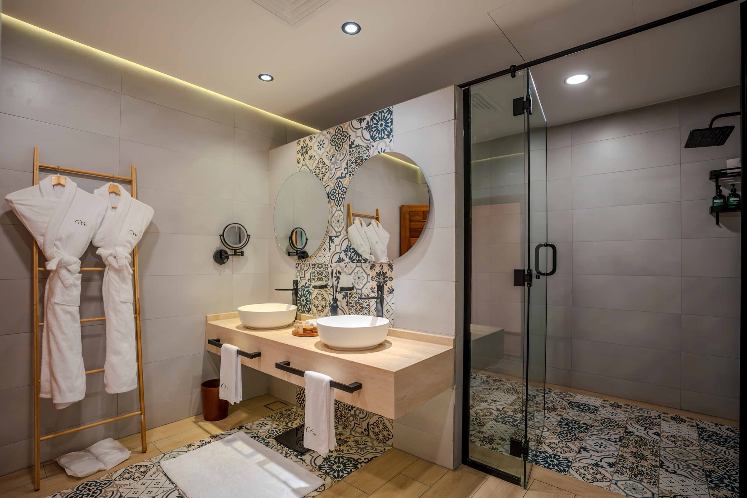 Rich Bathroom Design